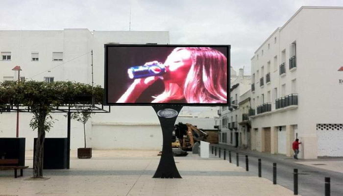 MAXISCHERMI LED